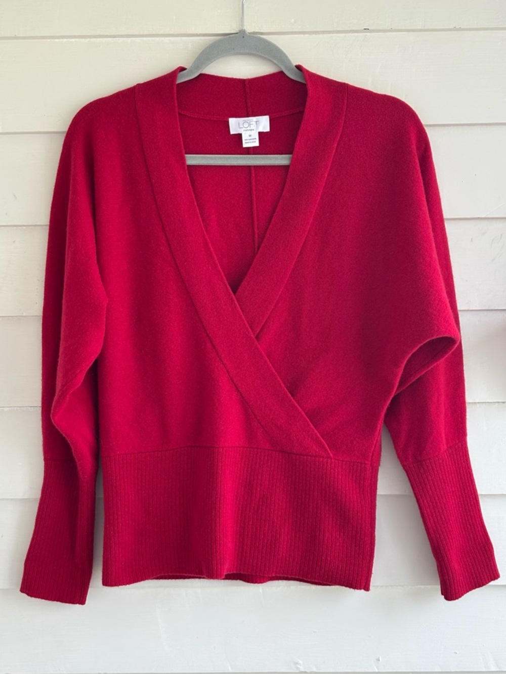 Ann Taylor LOFT 100% Cashmere Red Faux Wrap V-Neck Sweater Women’s Size Medium